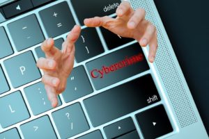 Bescherm je tegen cybercrime. Pas voor phishingmails en misbruik van oude onbeschermde websites